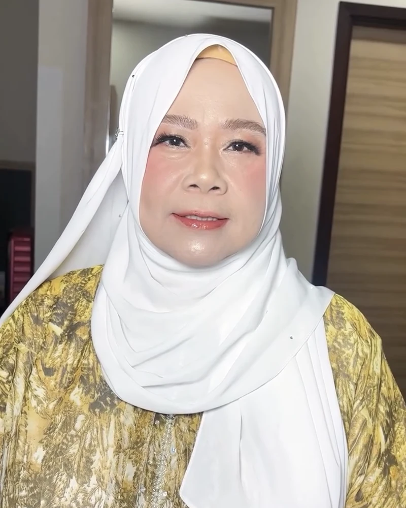 Glam Mom Makeup Pontianak - MUA untuk Ibu Pengantin & Wisudawan